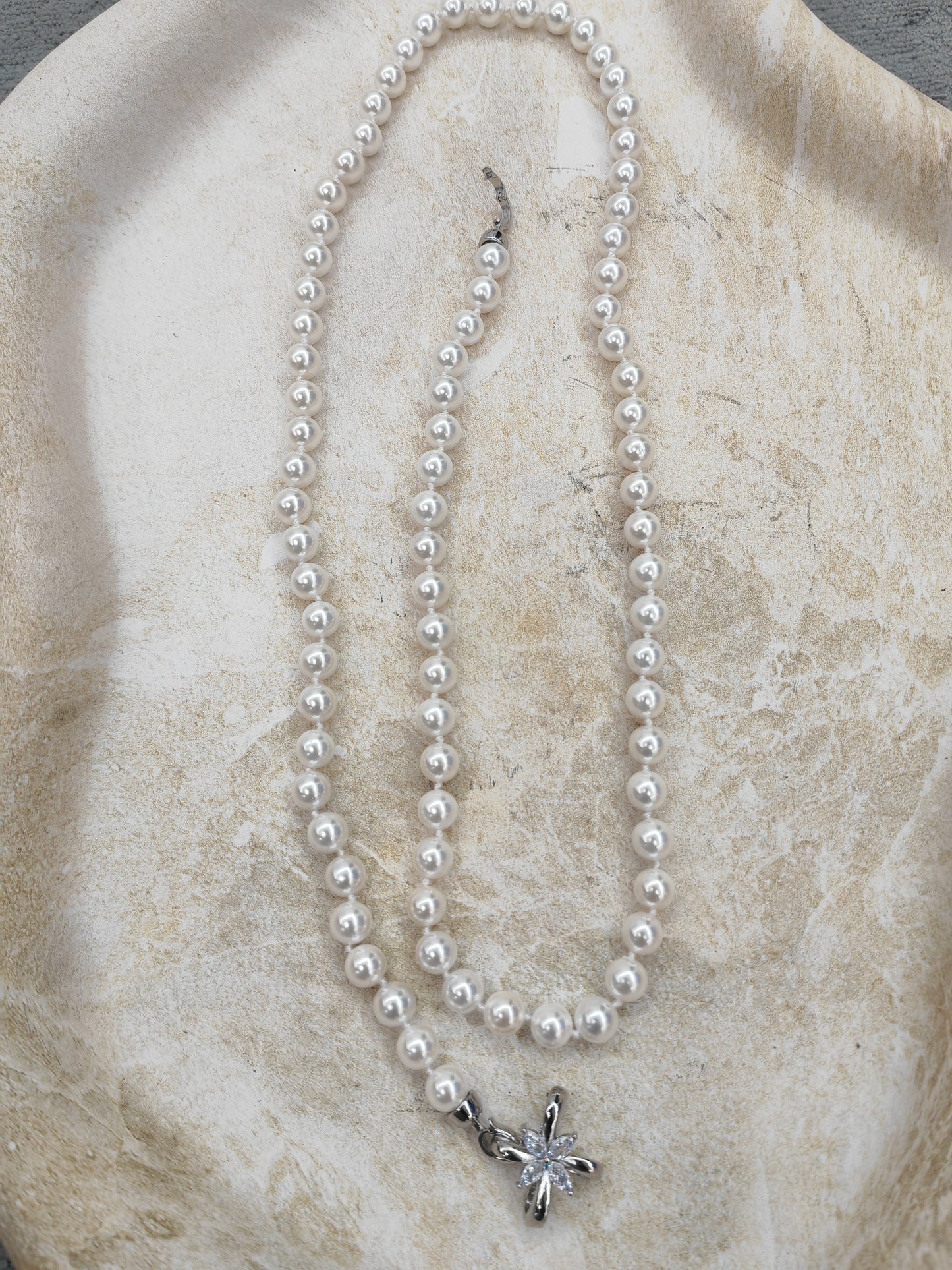 Nyota Pearl Neckpiece